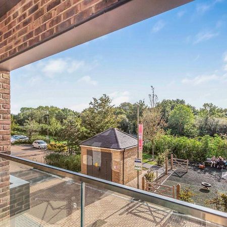 Modern 1 Bedroom Apartment With Parking In Colindale, London Edgware Exterior photo